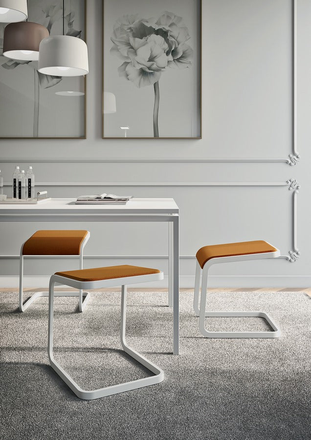 Taburete C-Stool Grafito Tapizado B01/015