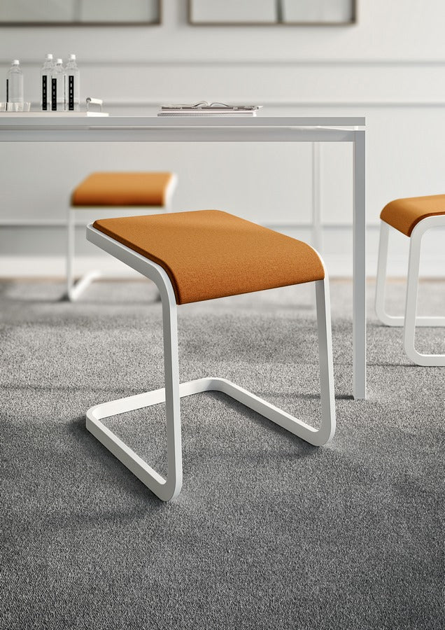 Taburete C-Stool Grafito Tapizado B01/015